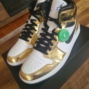 Air Jordan 1 Mid SE Metallic Gold/Black-White